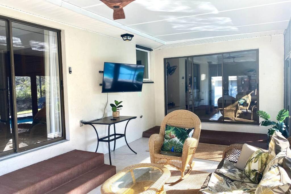 Heated Saltwater Pool Home Minutes To Beach Englewood Exterior photo